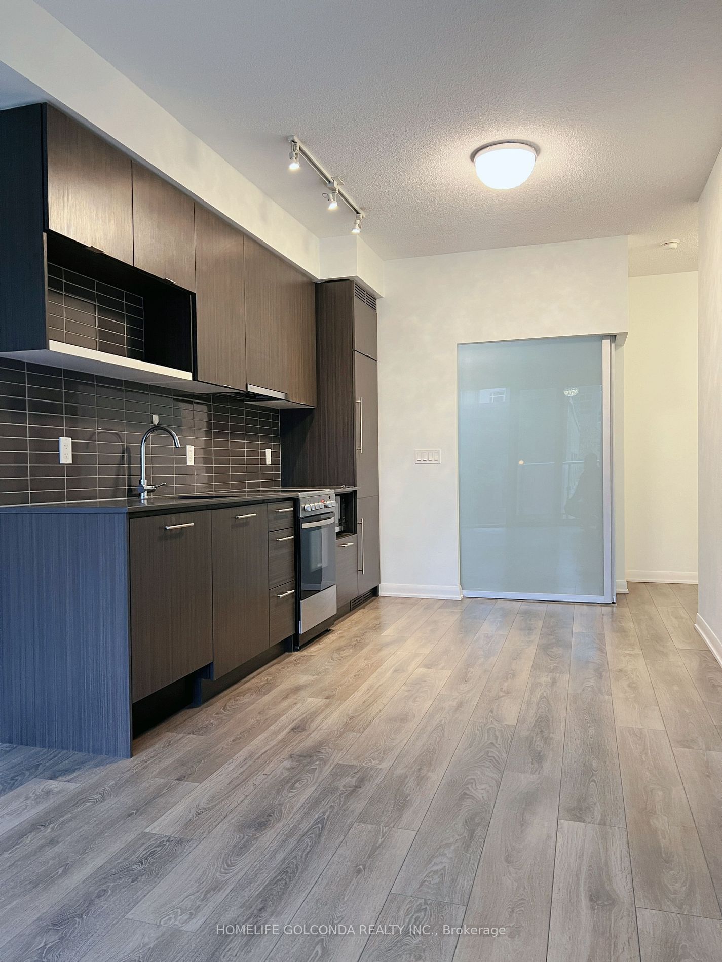 435 Richmond St W, unit 308 for rent