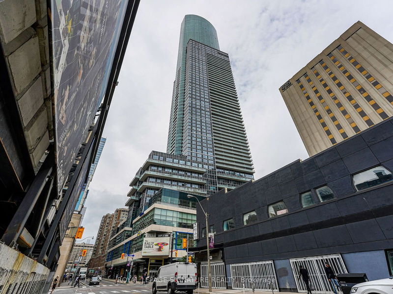 386 Yonge St, unit 4210 for rent