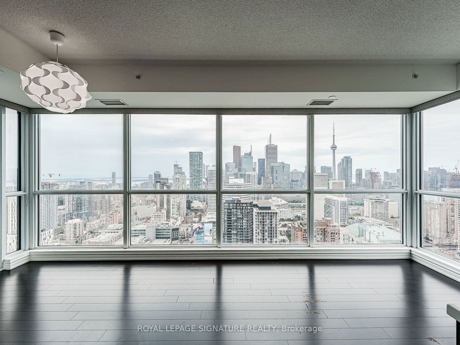 386 Yonge St, unit 4210 for rent