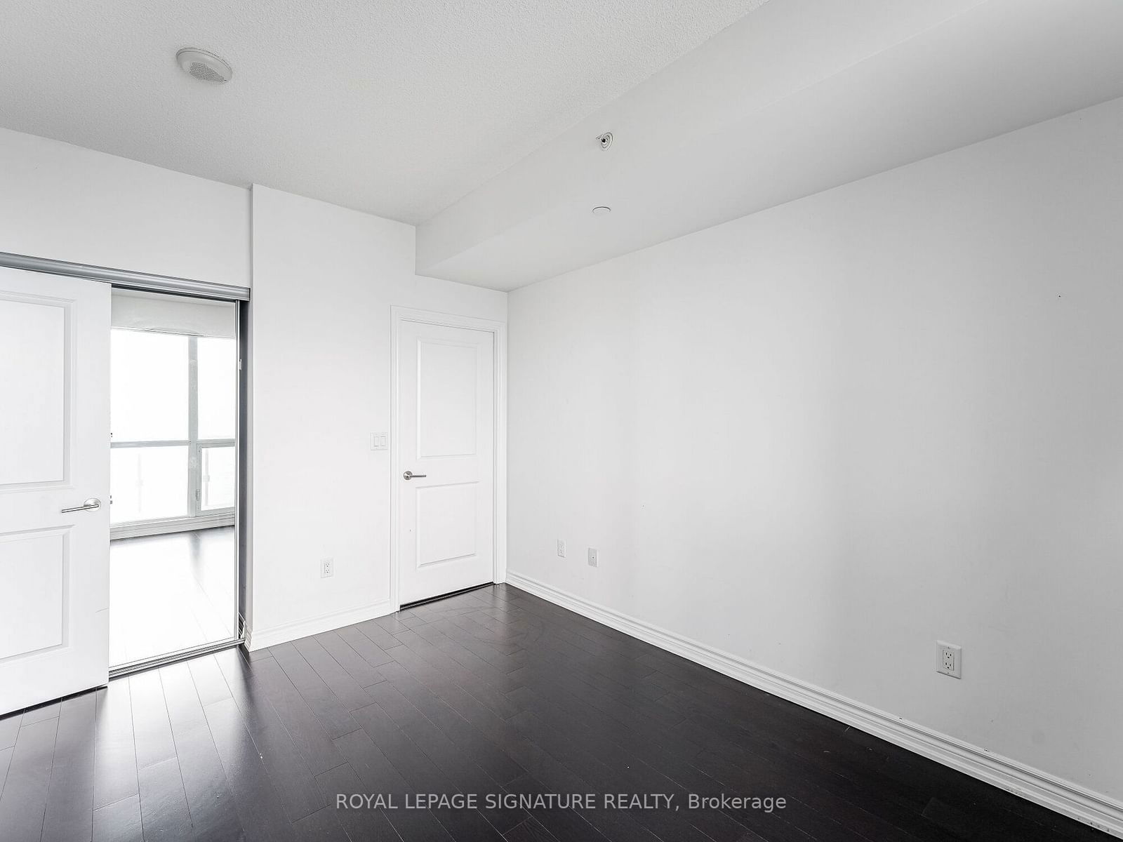 386 Yonge St, unit 4210 for rent