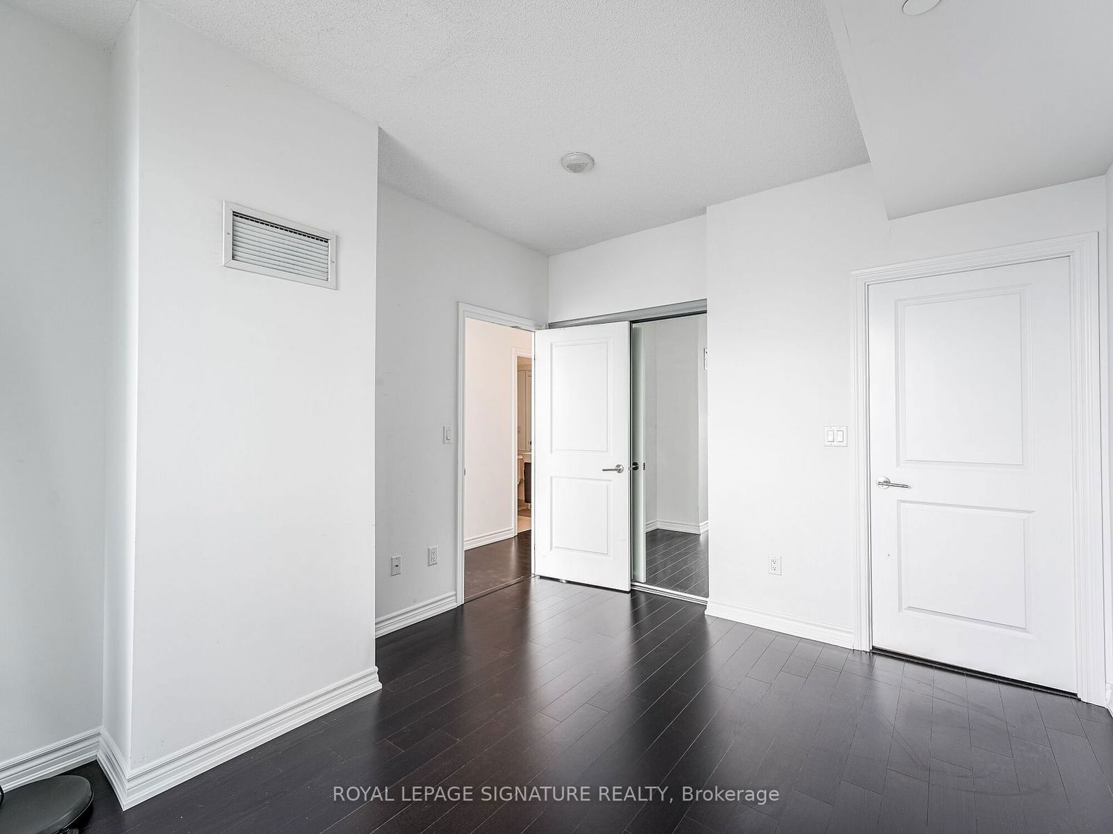 386 Yonge St, unit 4210 for rent