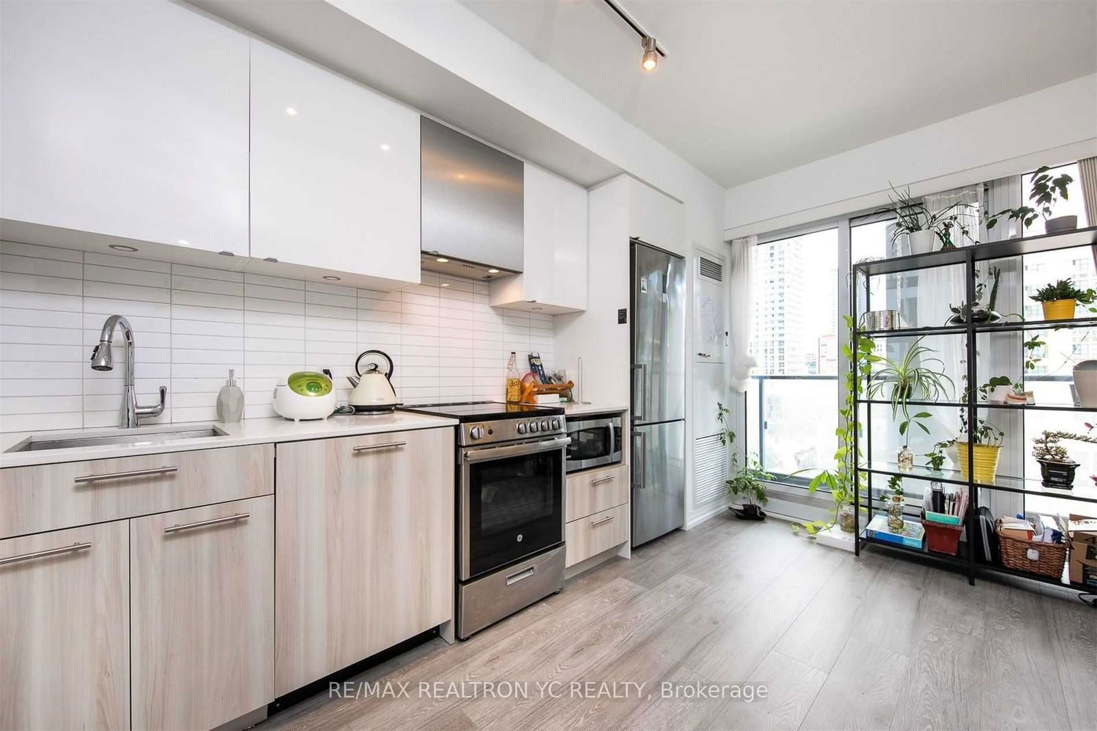 251 Jarvis St, unit 832 for sale