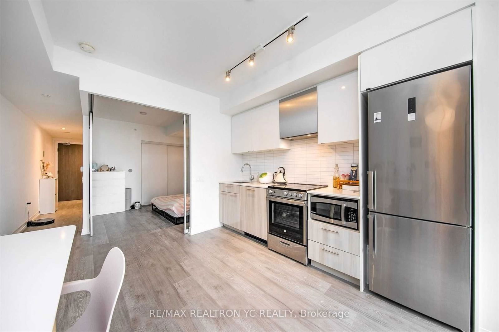 251 Jarvis St, unit 832 for sale