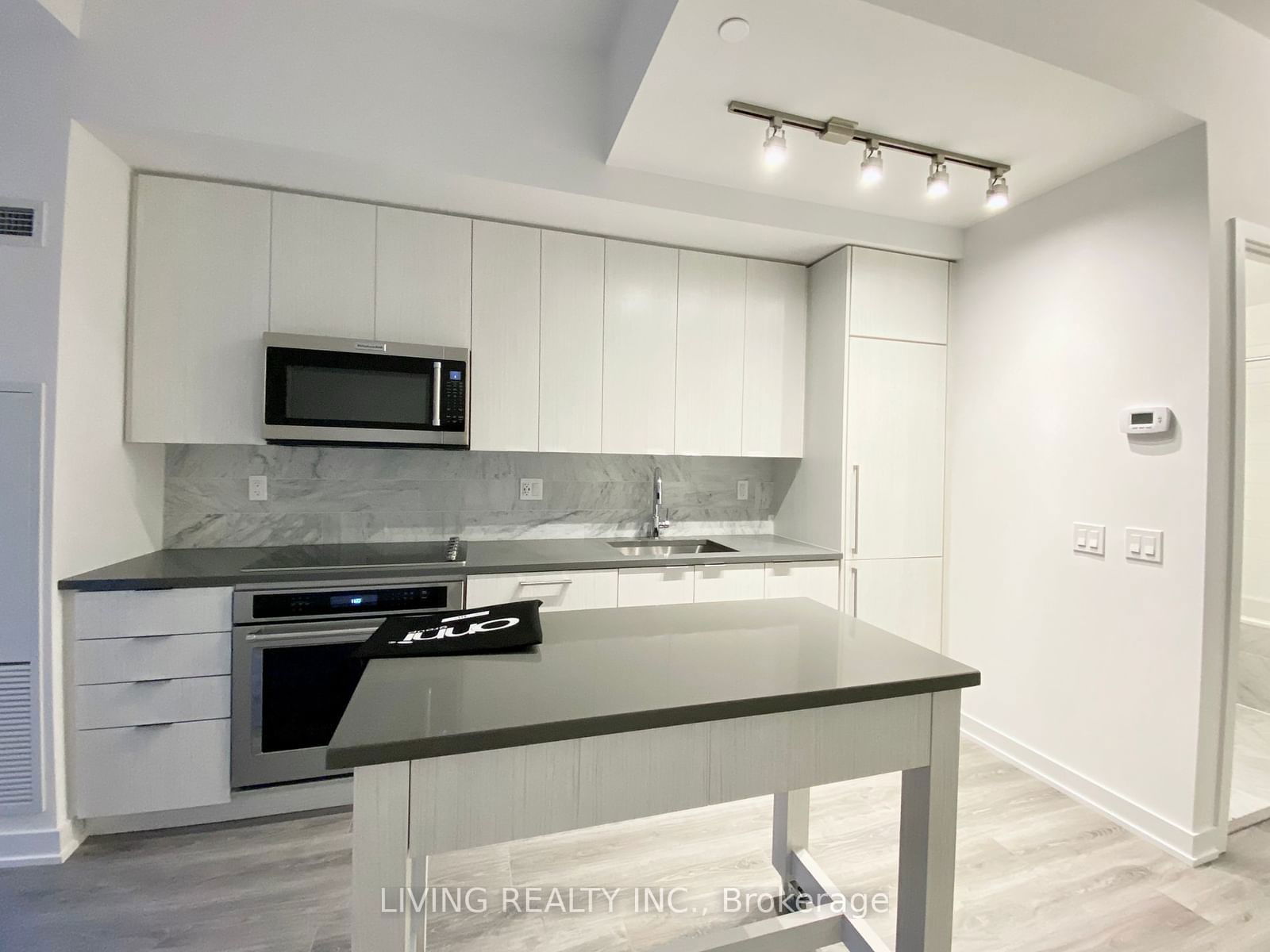 38 Iannuzzi St, unit 711 for rent