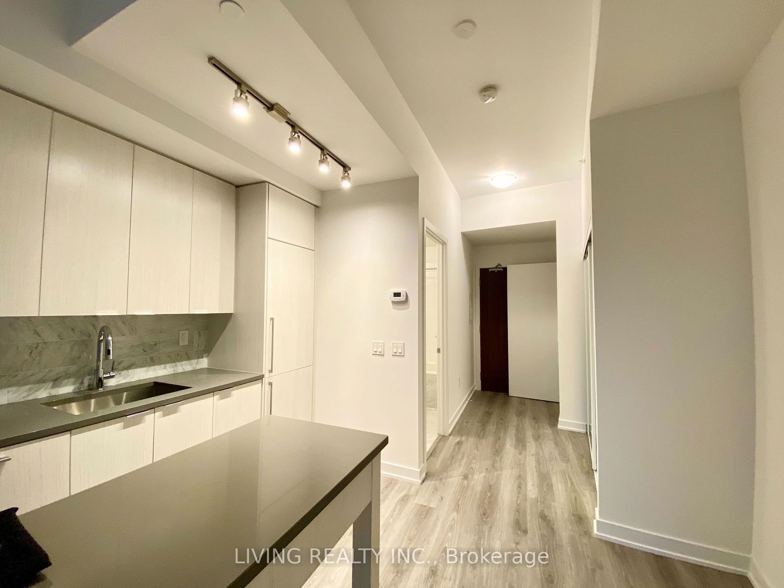 38 Iannuzzi St, unit 711 for rent