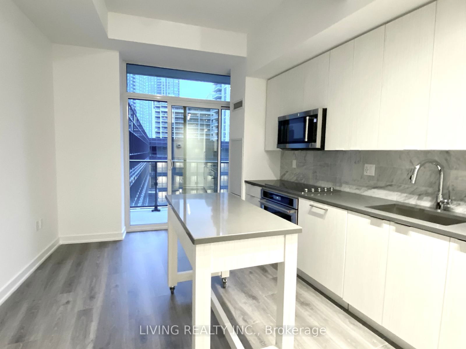 38 Iannuzzi St, unit 711 for rent