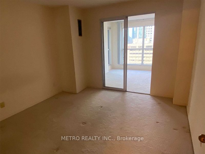 18 Hollywood Ave, unit 1708 for rent