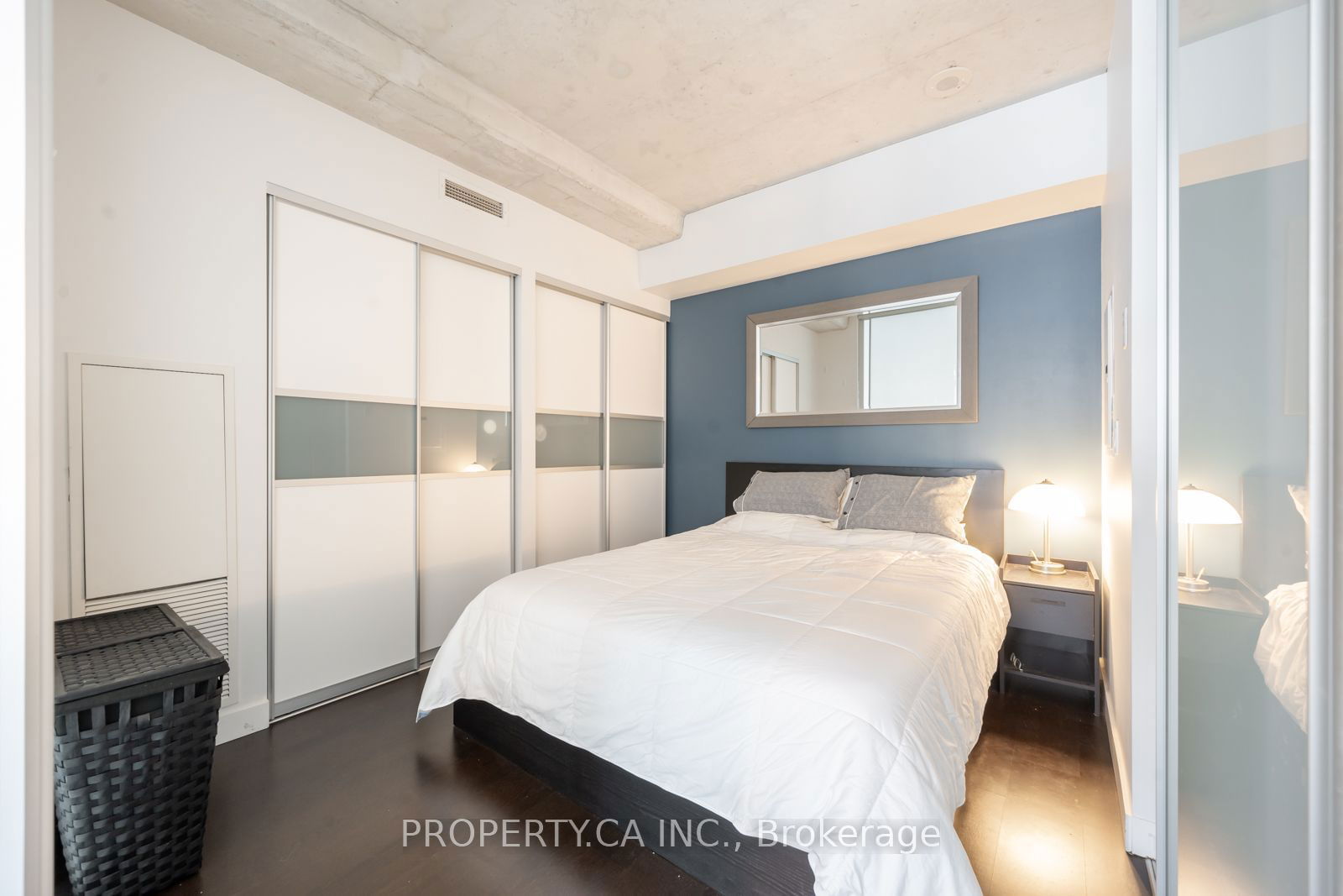 55 Stewart St, unit 817 for rent