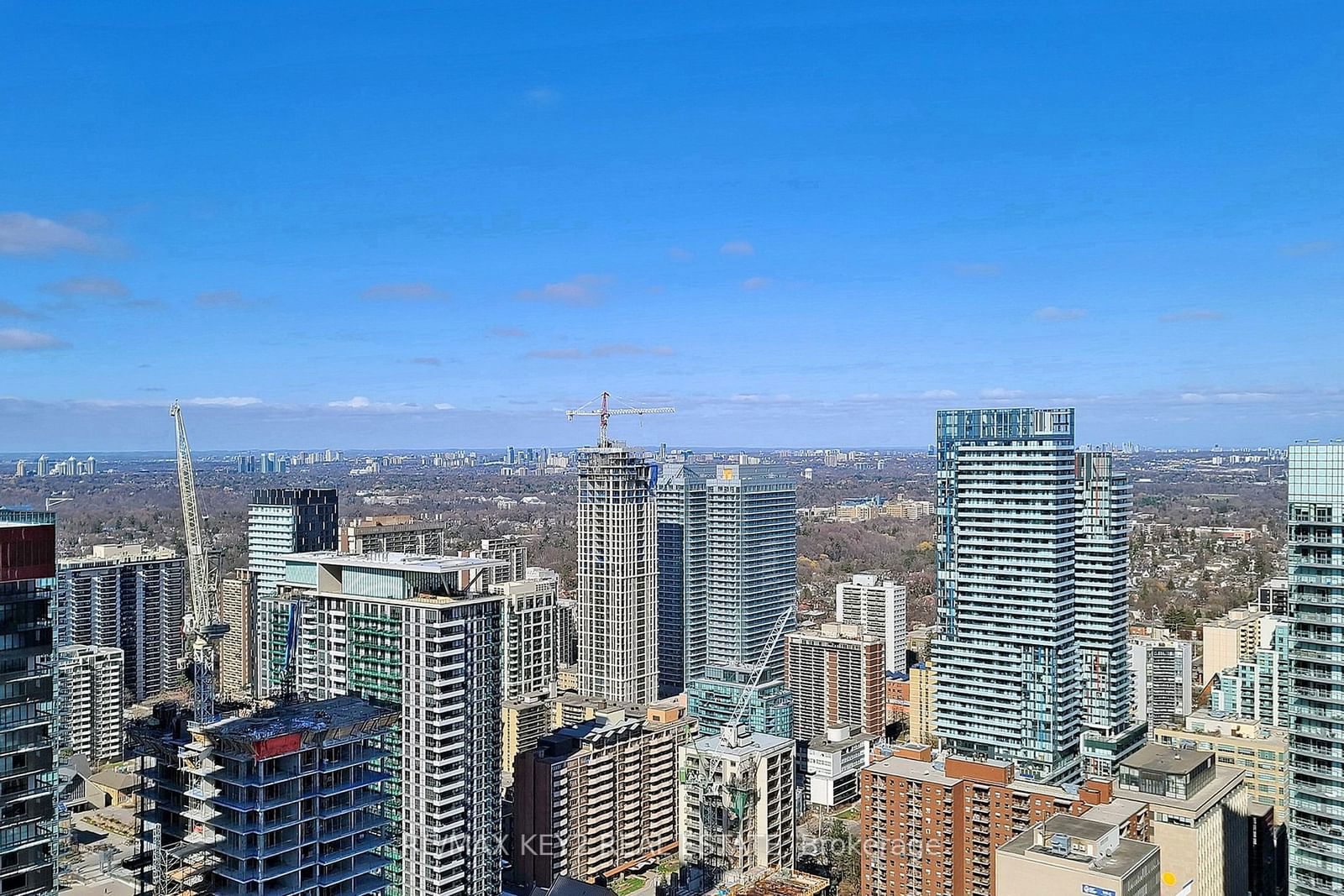 2221 Yonge St, unit 4010 for rent