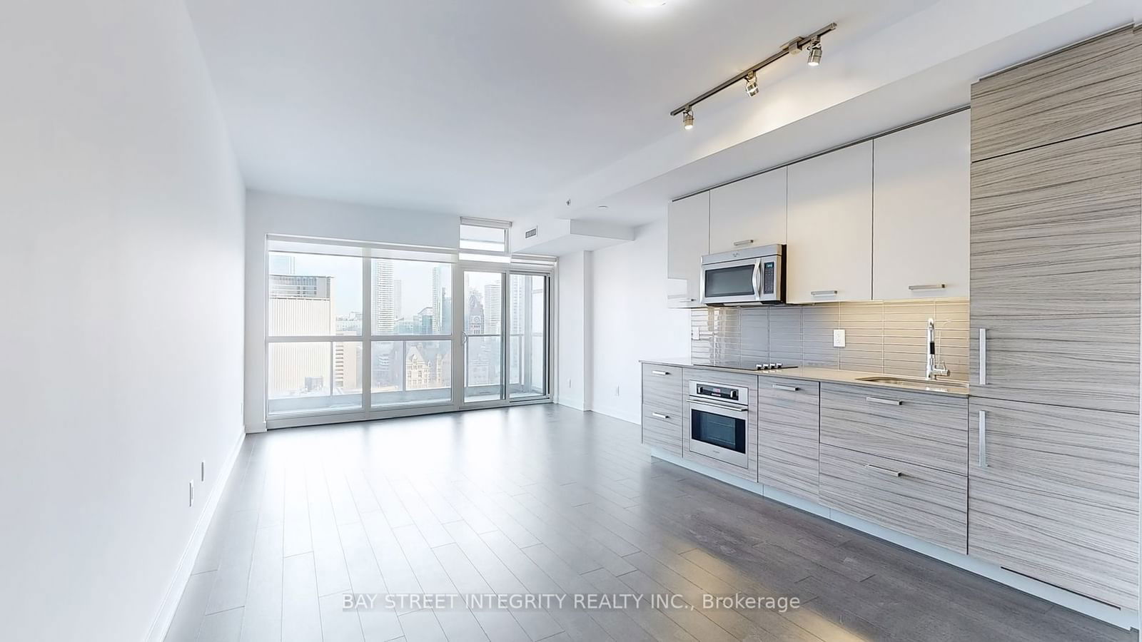 210 Simcoe St, unit 2107 for sale