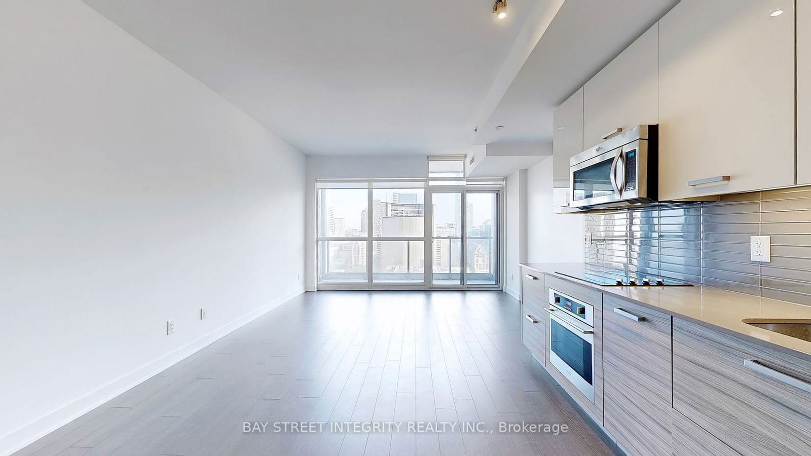 210 Simcoe St, unit 2107 for sale