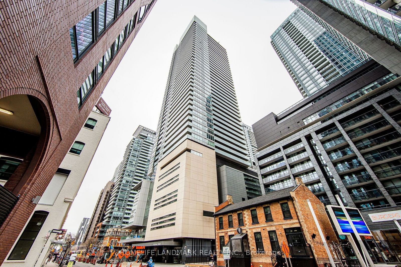 80 John St, unit 3007 for rent