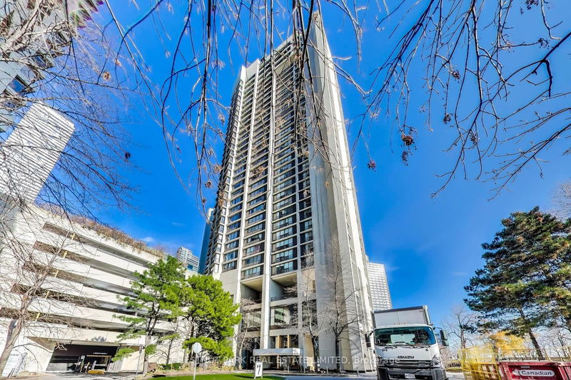 33 Harbour Sq, unit 1417 for rent