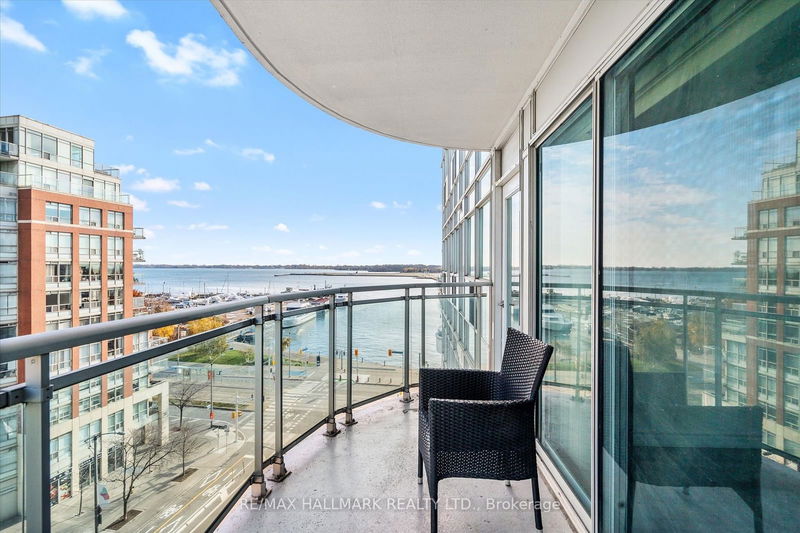 600 Queens Quay W, unit 906 for sale