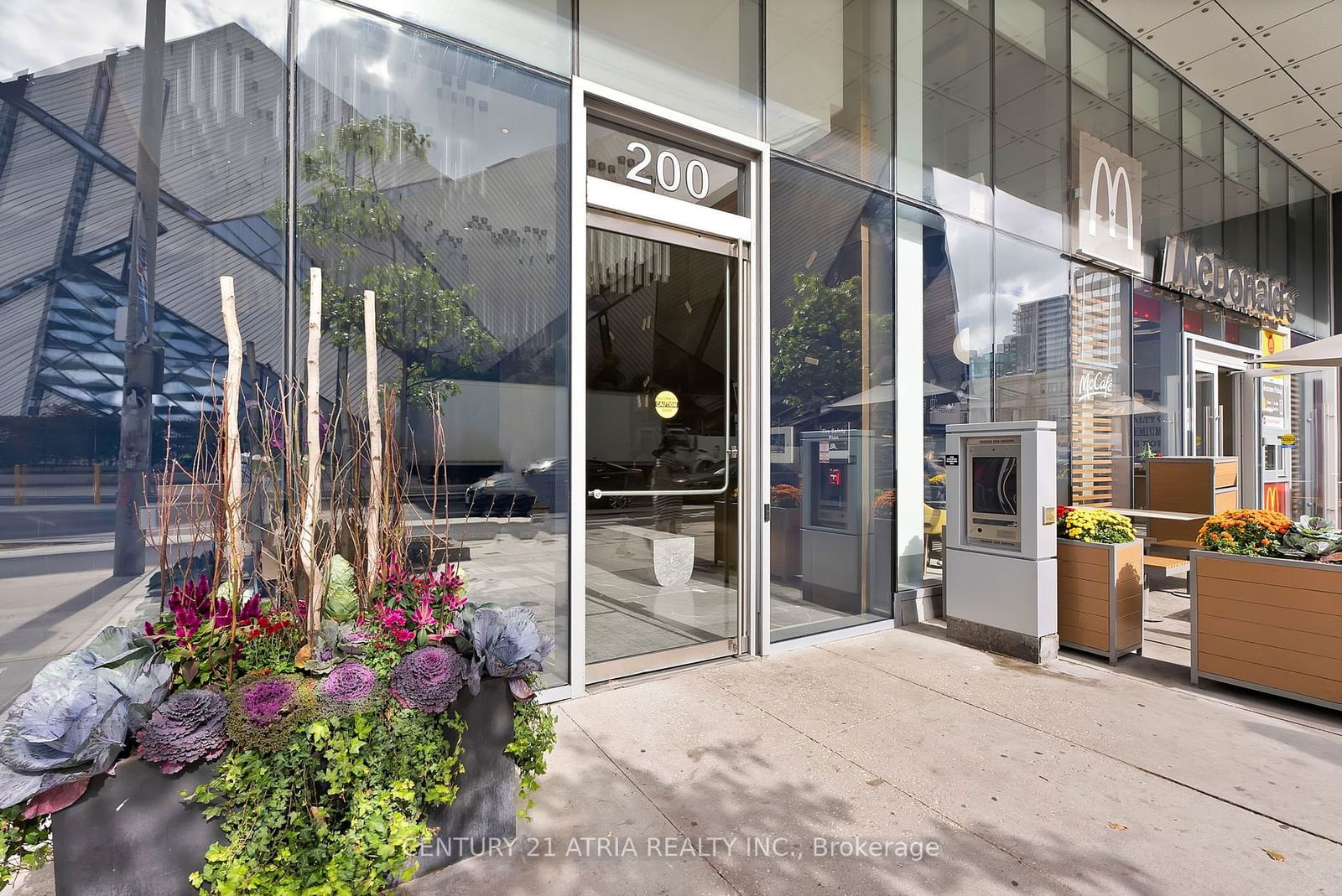 200 Bloor St W, unit 3002 for rent