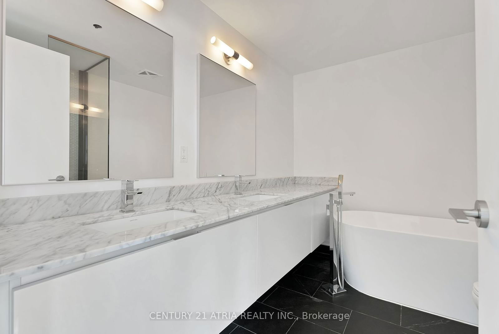 200 Bloor St W, unit 3002 for rent