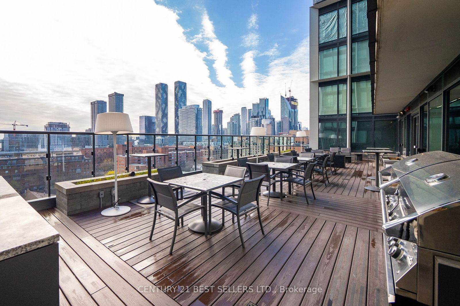 158 Front St E, unit 619 for sale