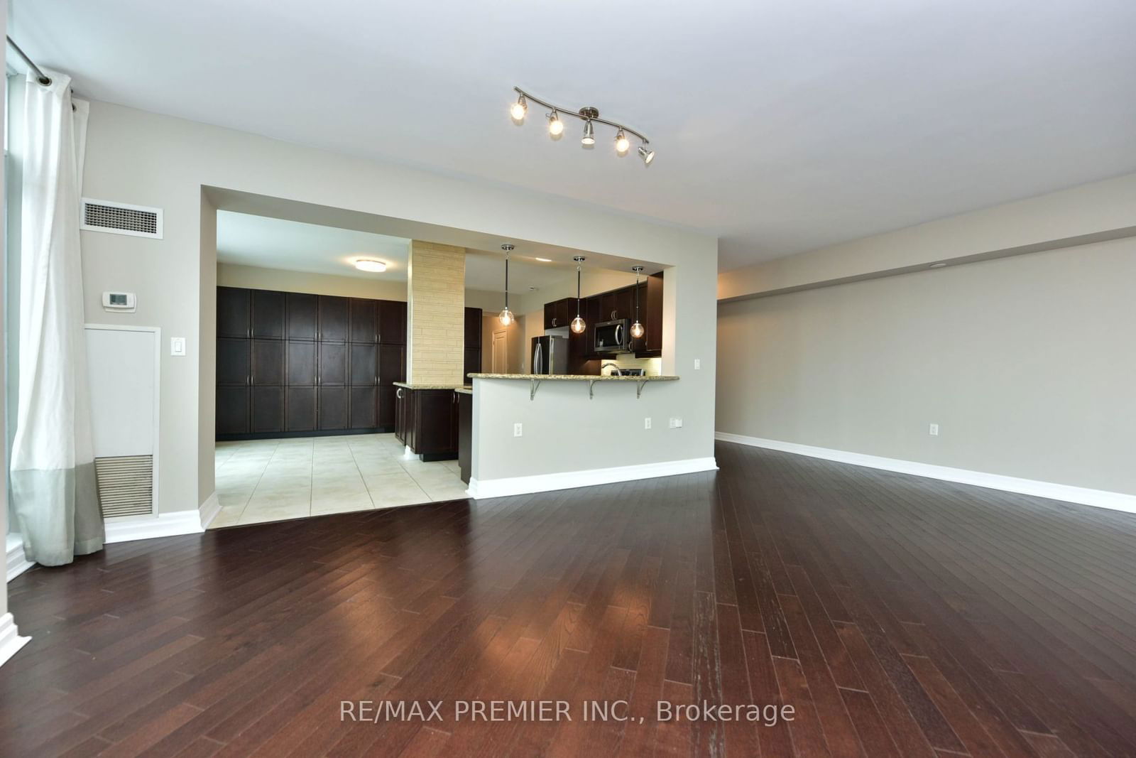 3840 Bathurst St, unit 803 for rent