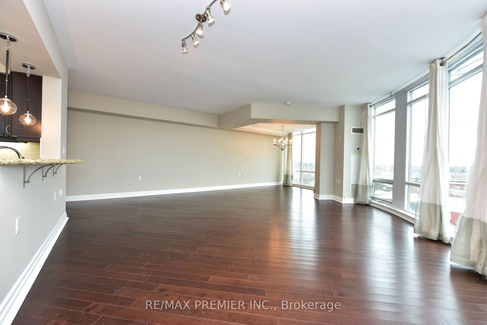 3840 Bathurst St, unit 803 for rent