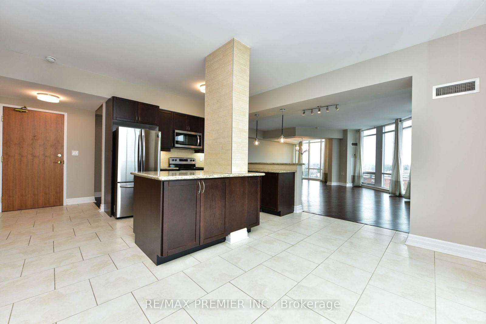 3840 Bathurst St, unit 803 for rent