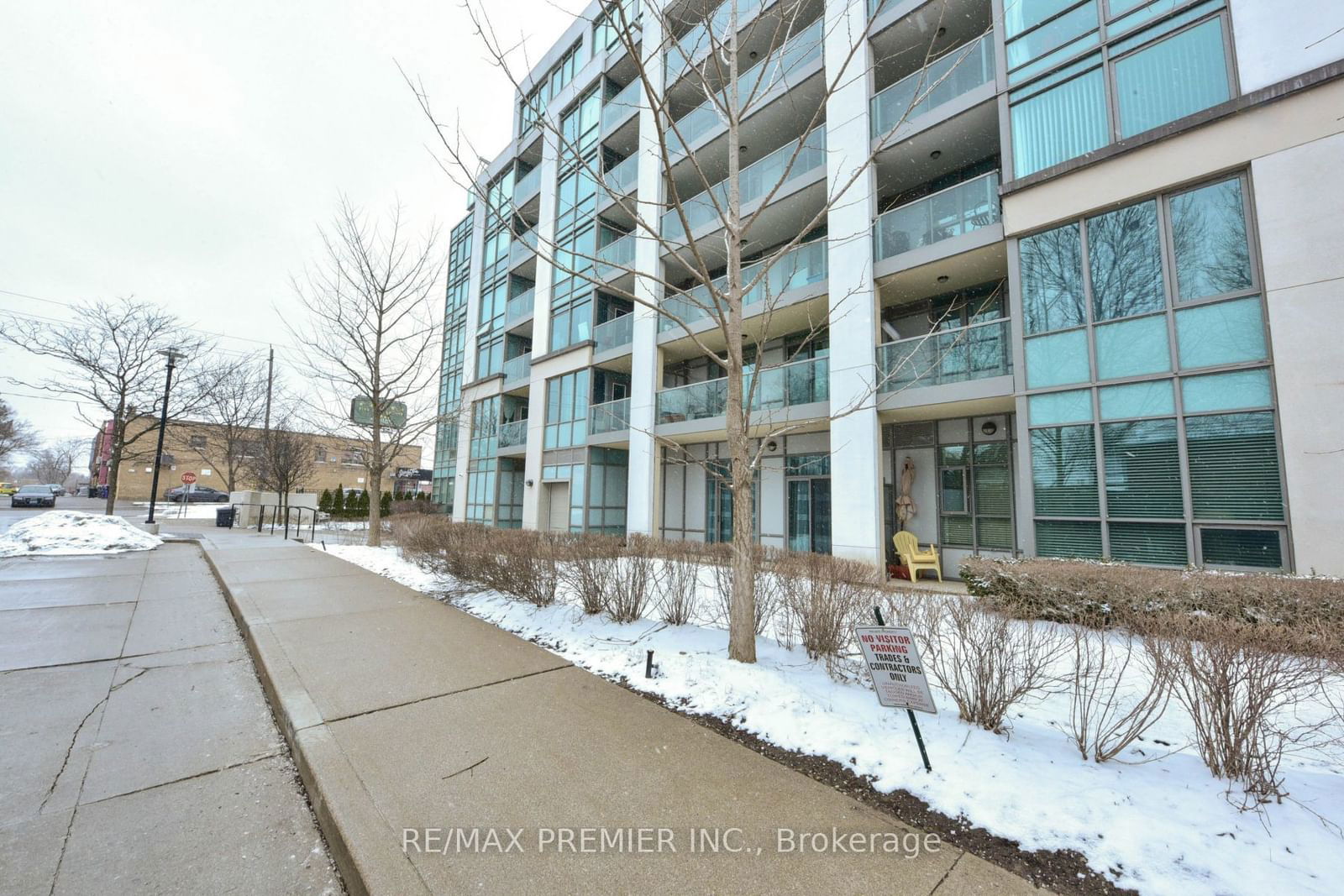 3840 Bathurst St, unit 803 for rent