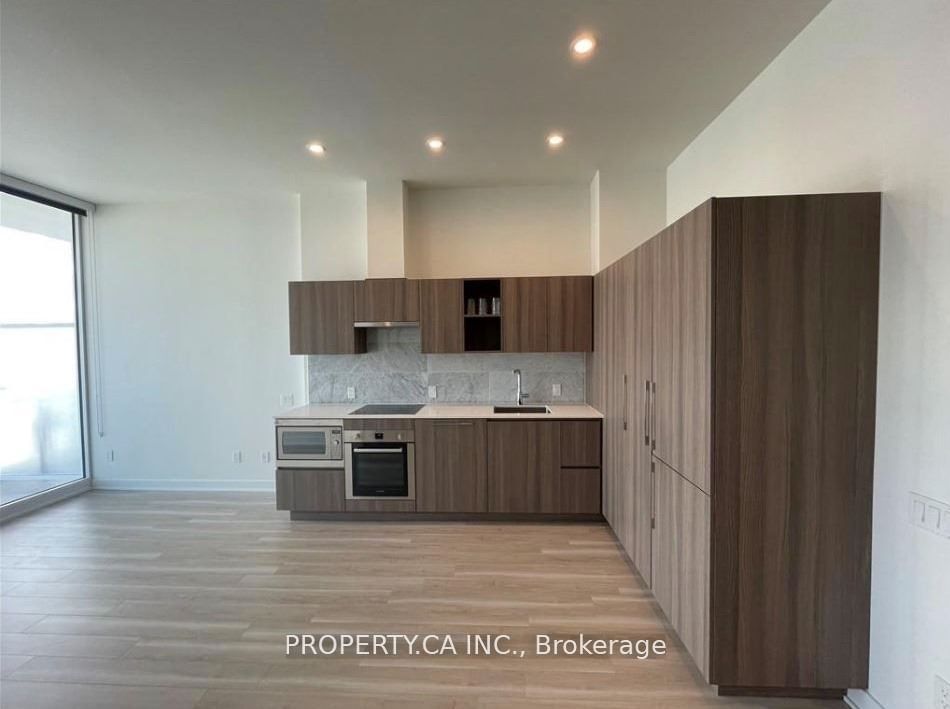 19 Bathurst St, unit 3316 for rent