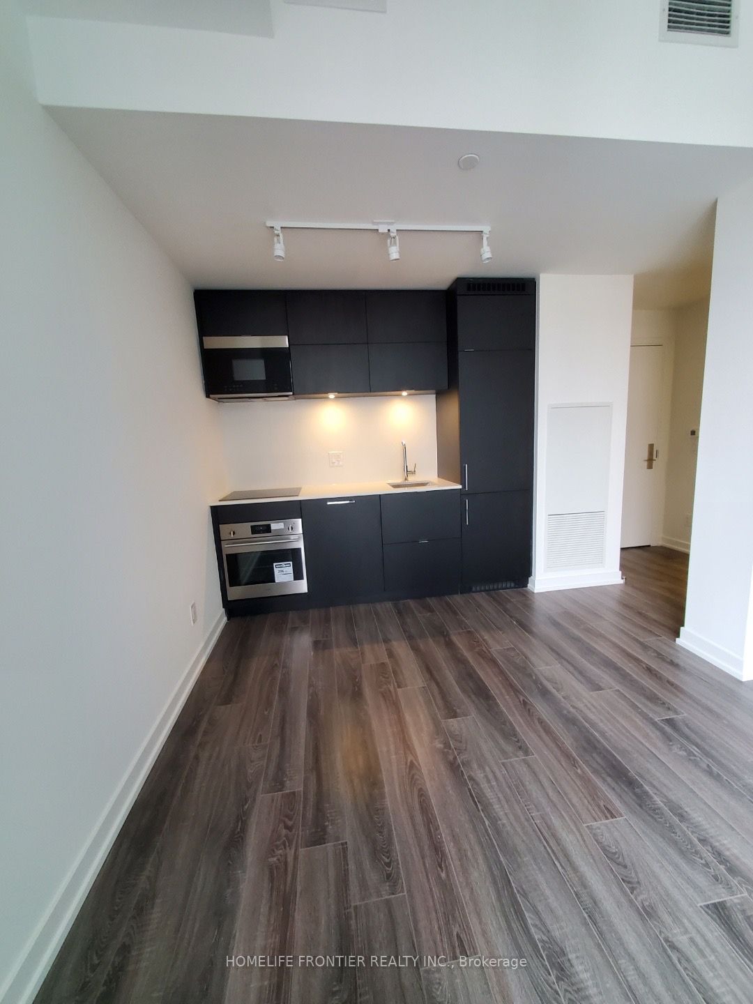 20 Edward St, unit 1220 for rent