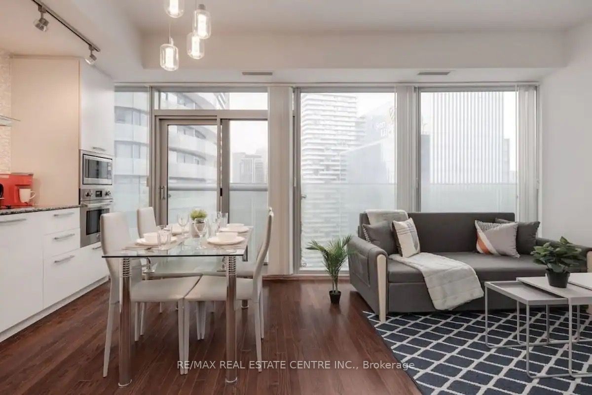 12 York St, unit 3711 for rent