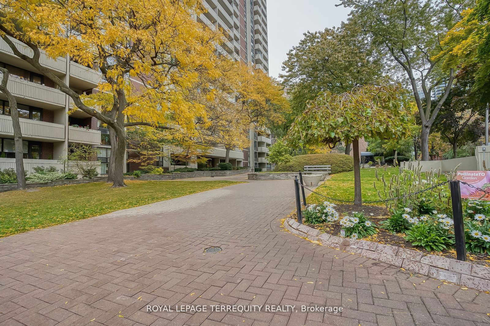 40 Homewood Ave, unit 2803 for sale