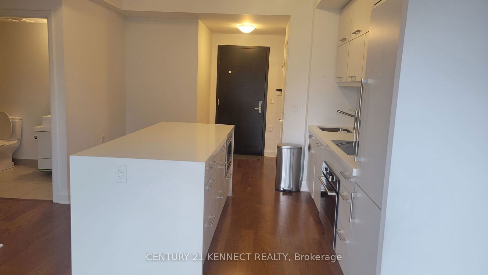 1080 Bay St, unit 1711 for rent