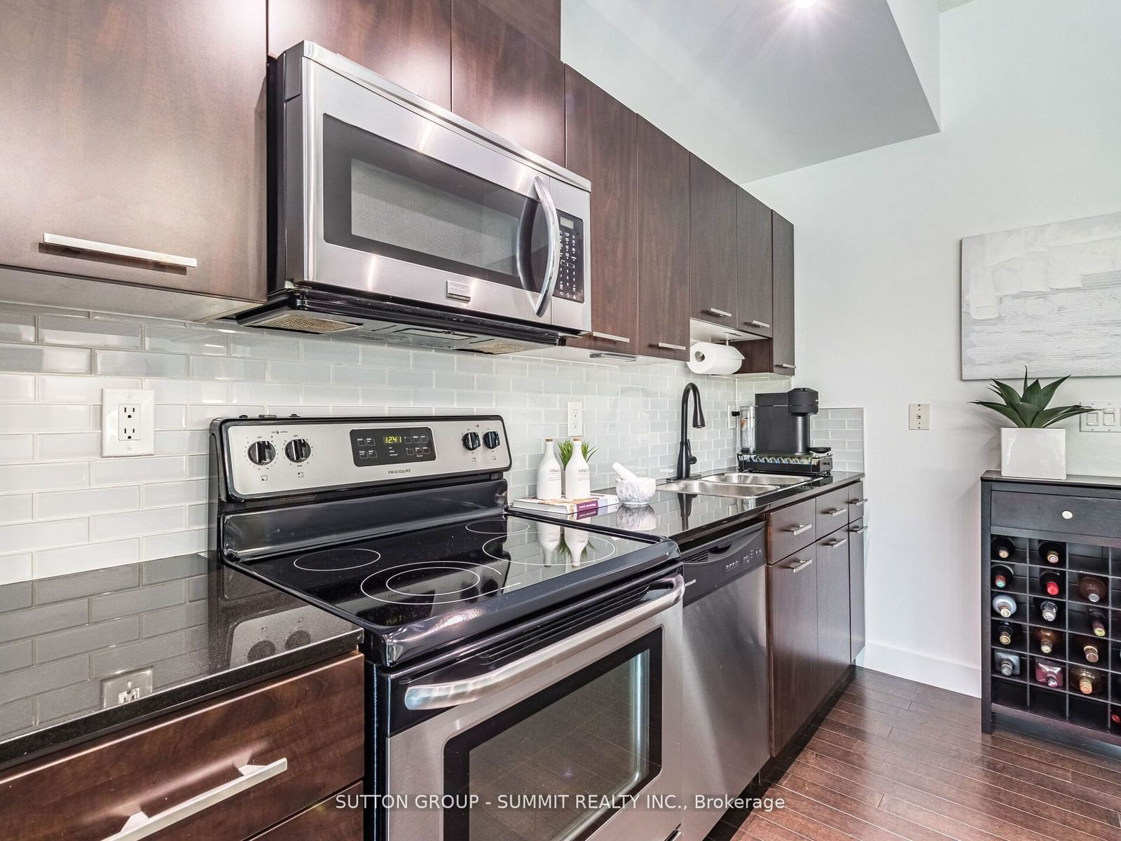 397 Front St W, unit 209 for sale