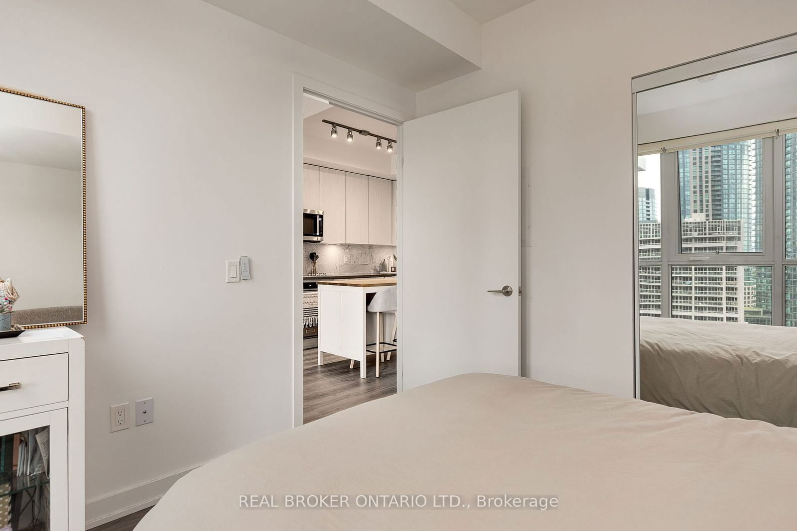 38 Iannuzzi St, unit 1513 for rent