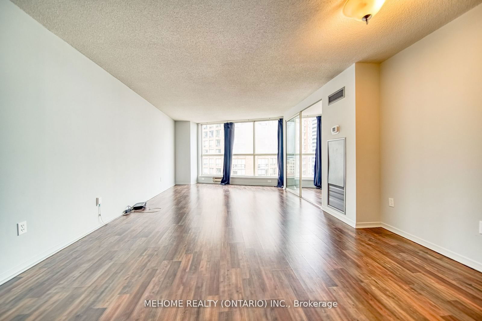 1055 Bay St, unit 2106 for rent