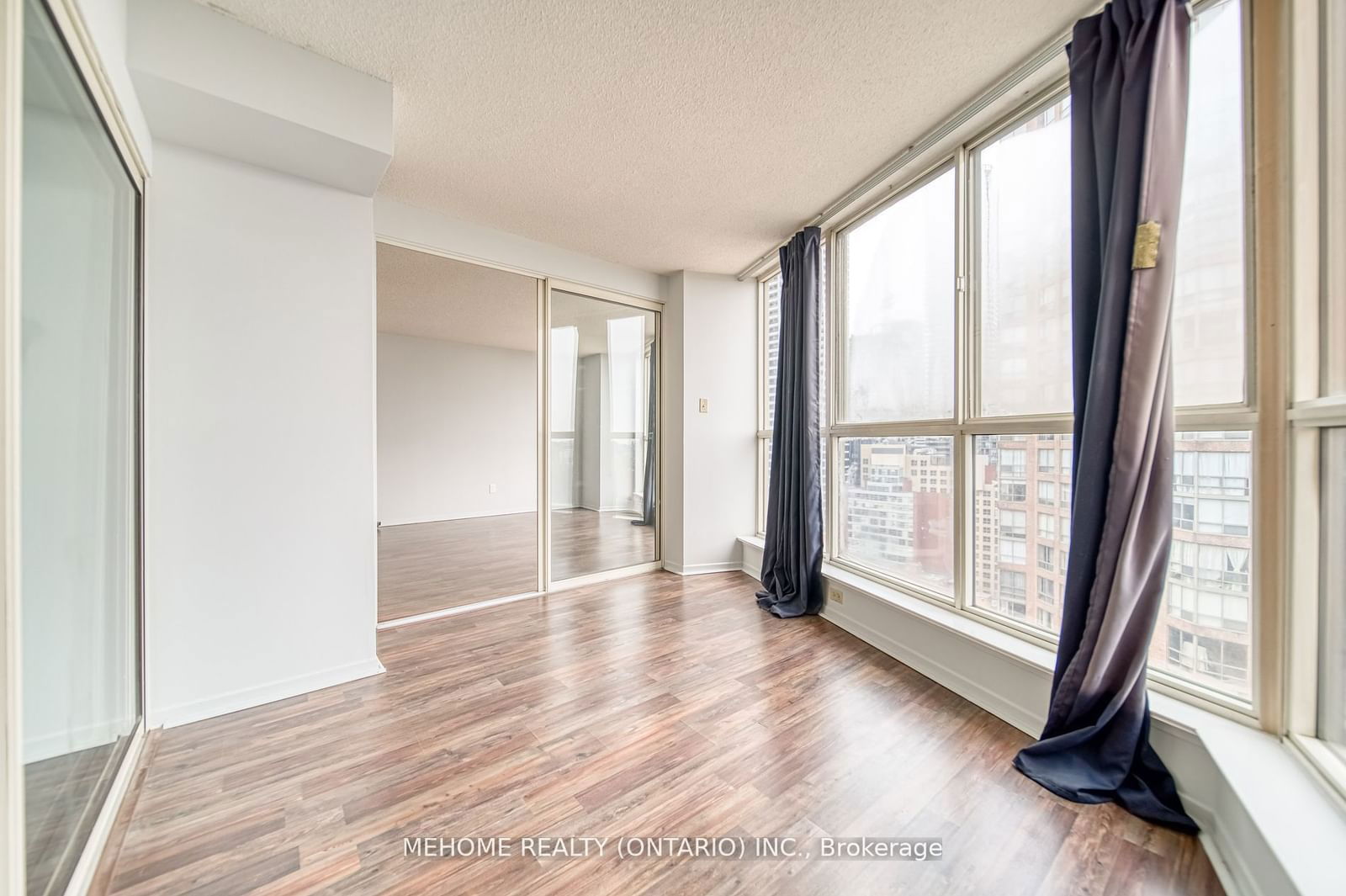 1055 Bay St, unit 2106 for rent