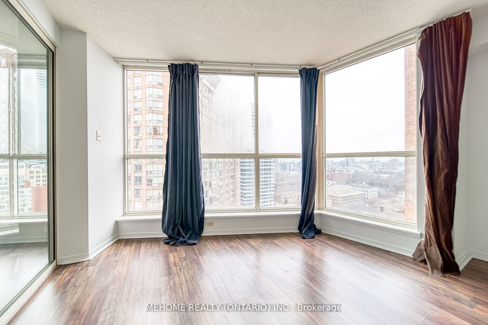 1055 Bay St, unit 2106 for rent