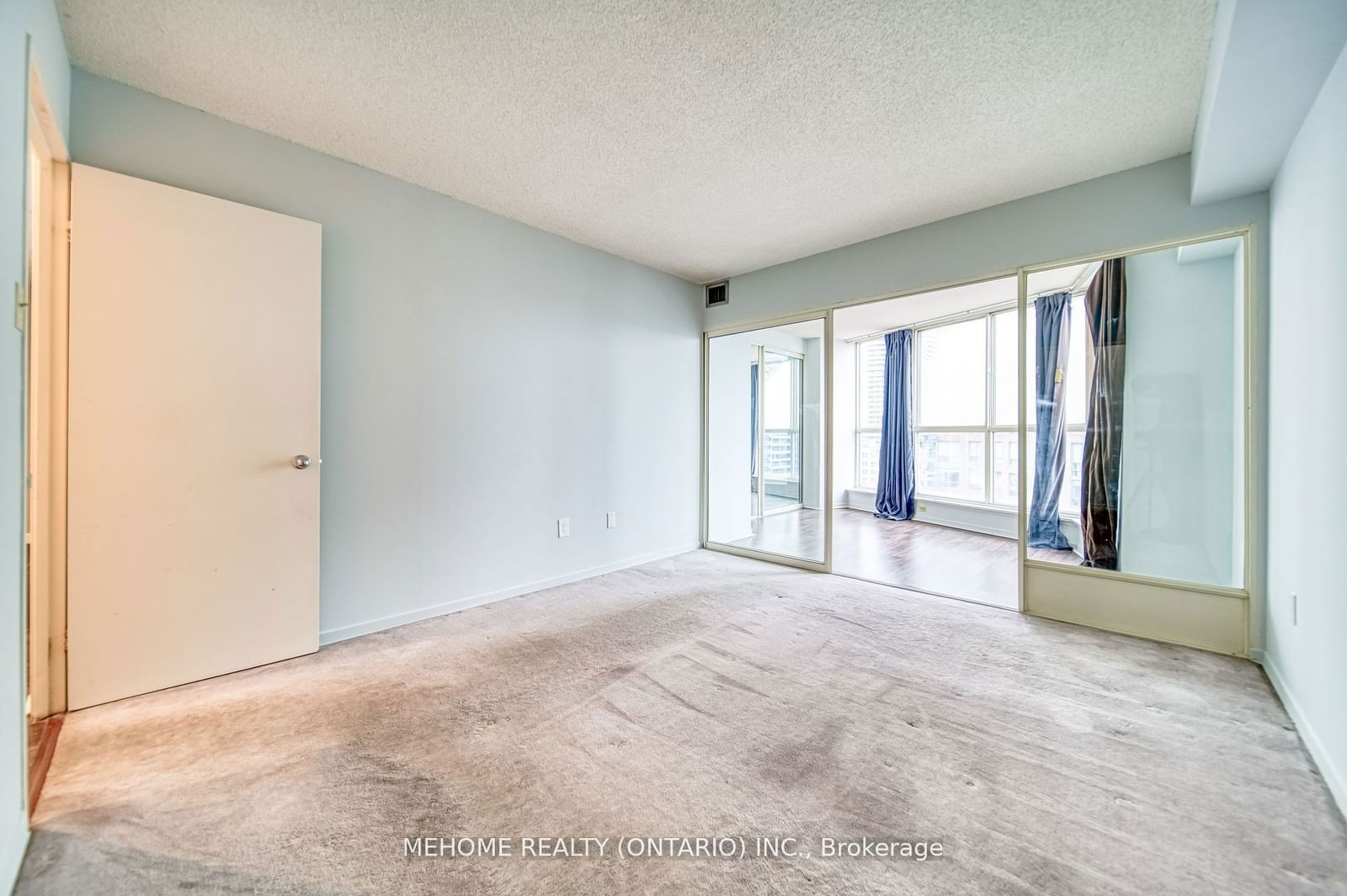 1055 Bay St, unit 2106 for rent