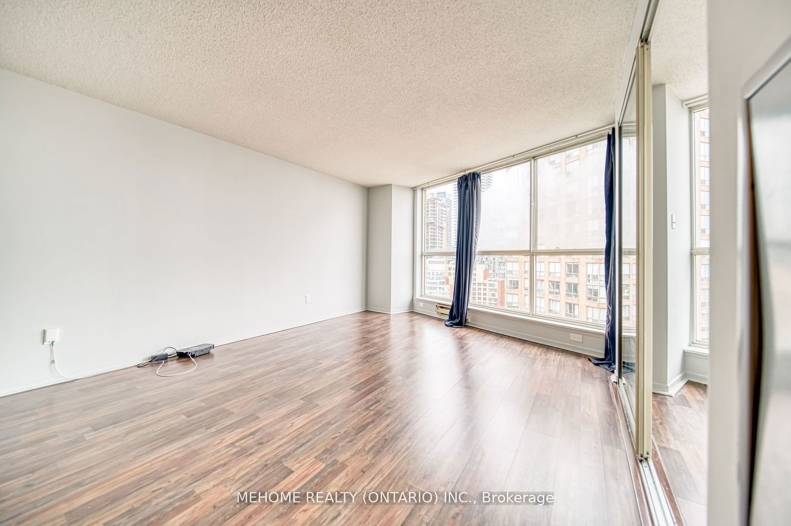 1055 Bay St, unit 2106 for rent