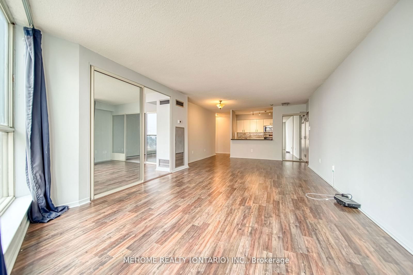 1055 Bay St, unit 2106 for rent