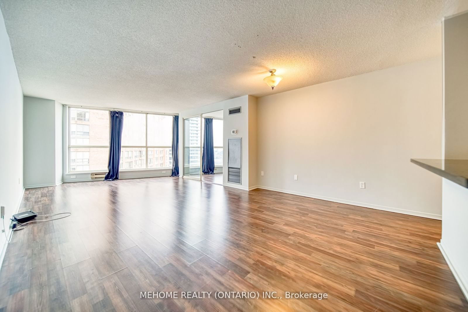 1055 Bay St, unit 2106 for rent