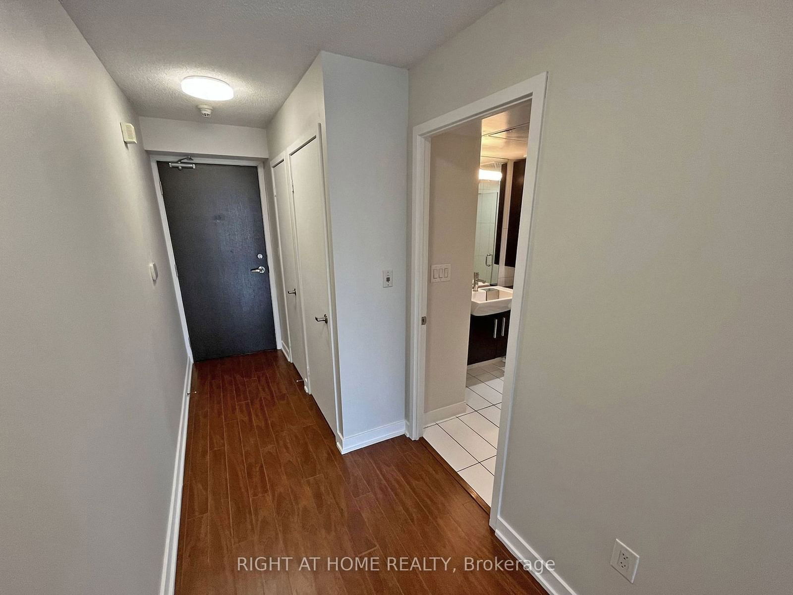 8 Telegram Mews, unit 1508 for rent