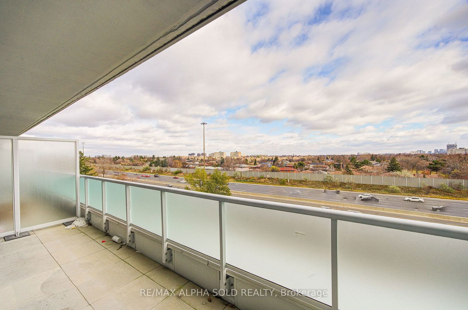 188 Fairview Mall Dr, unit 618 for sale