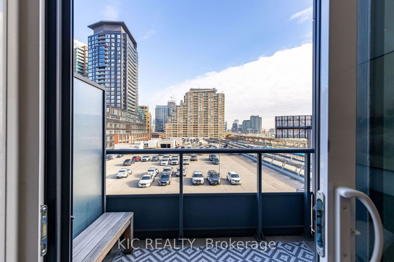 5 Hanna Ave, unit 531 for sale