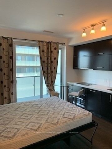 1080 Bay St, unit 1207 for rent