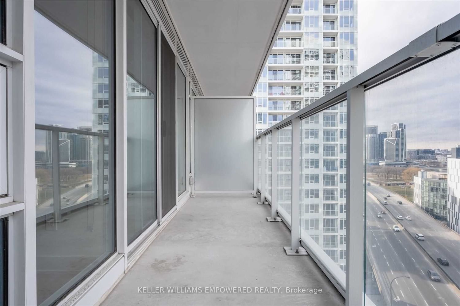 17 Bathurst St, unit 1909 for rent