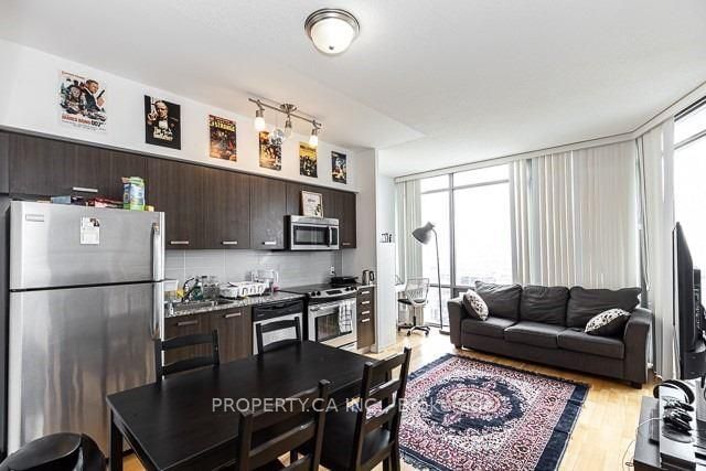 832 Bay St, unit 3502 for rent