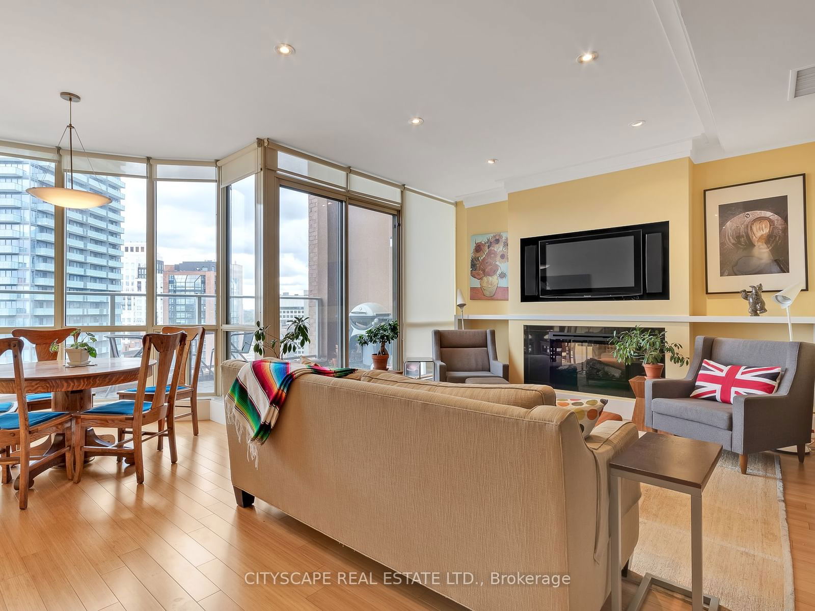 44 St. Joseph St, unit Ph2 for rent