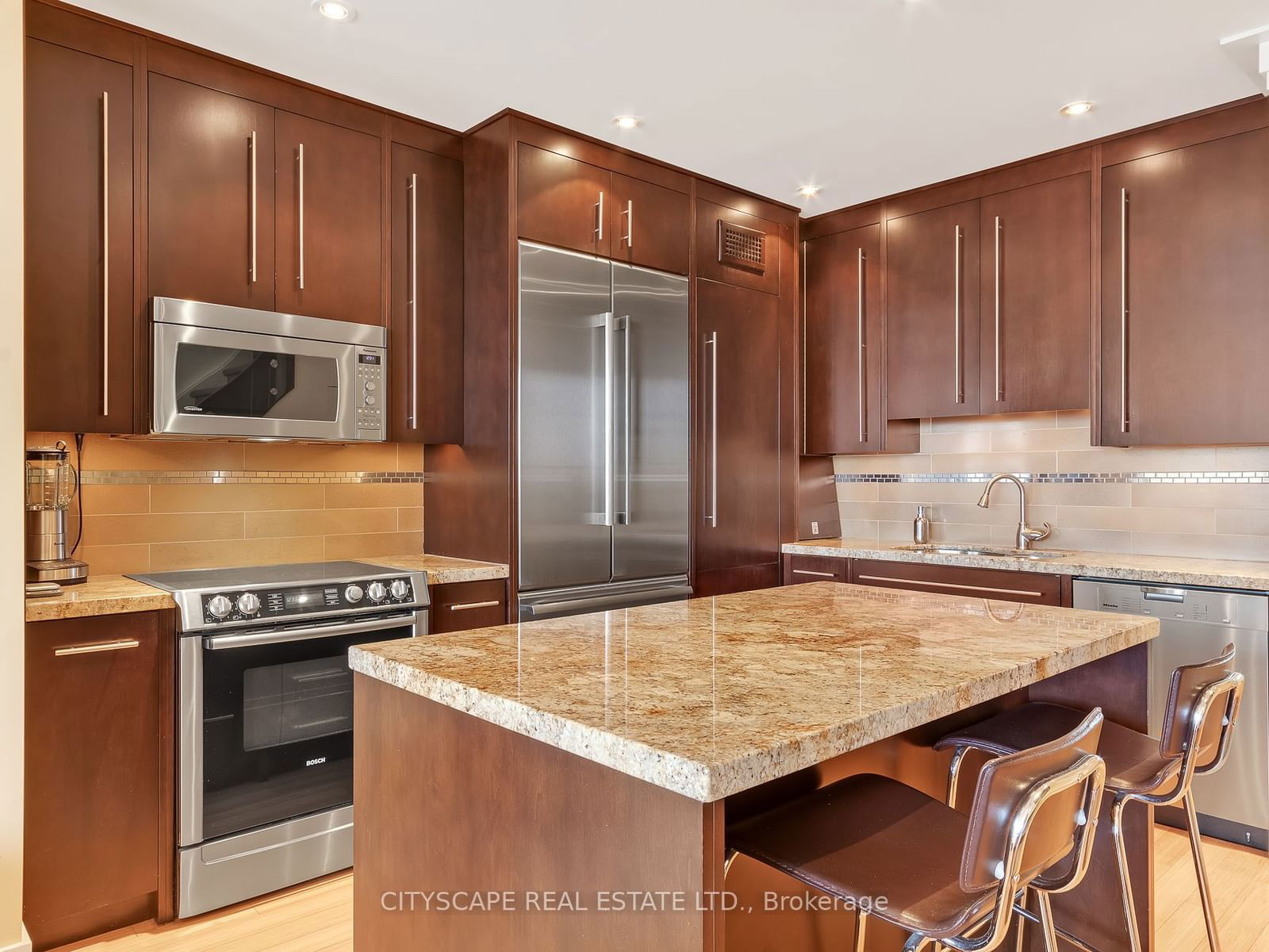 44 St. Joseph St, unit Ph2 for rent