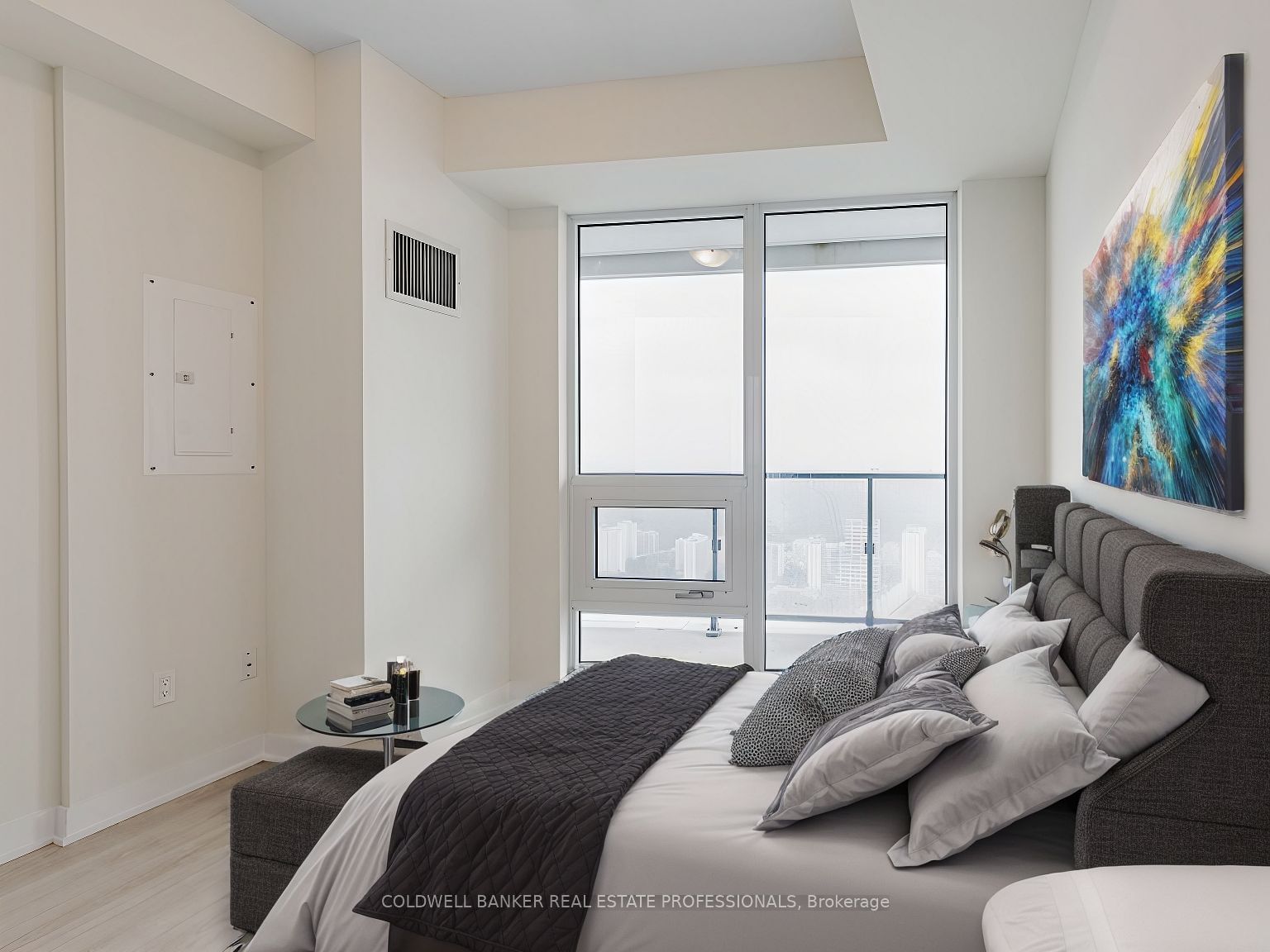 2221 Yonge St, unit 5304 for sale