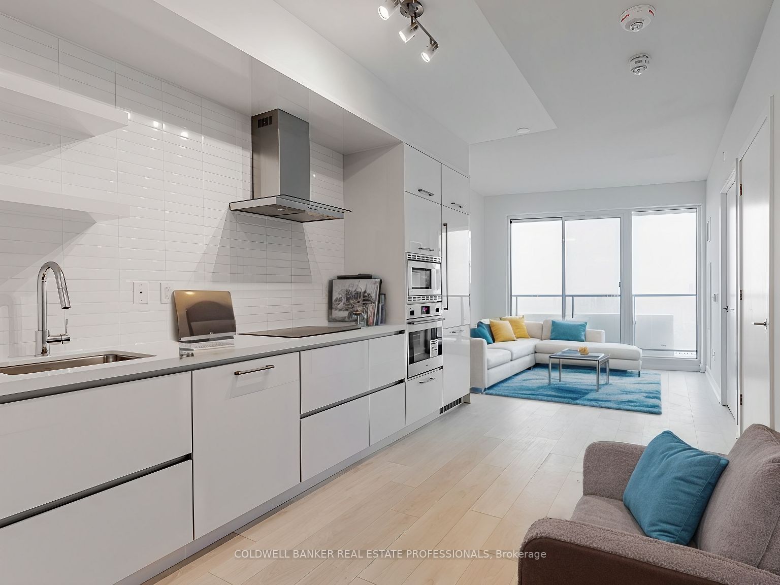 2221 Yonge St, unit 5304 for sale