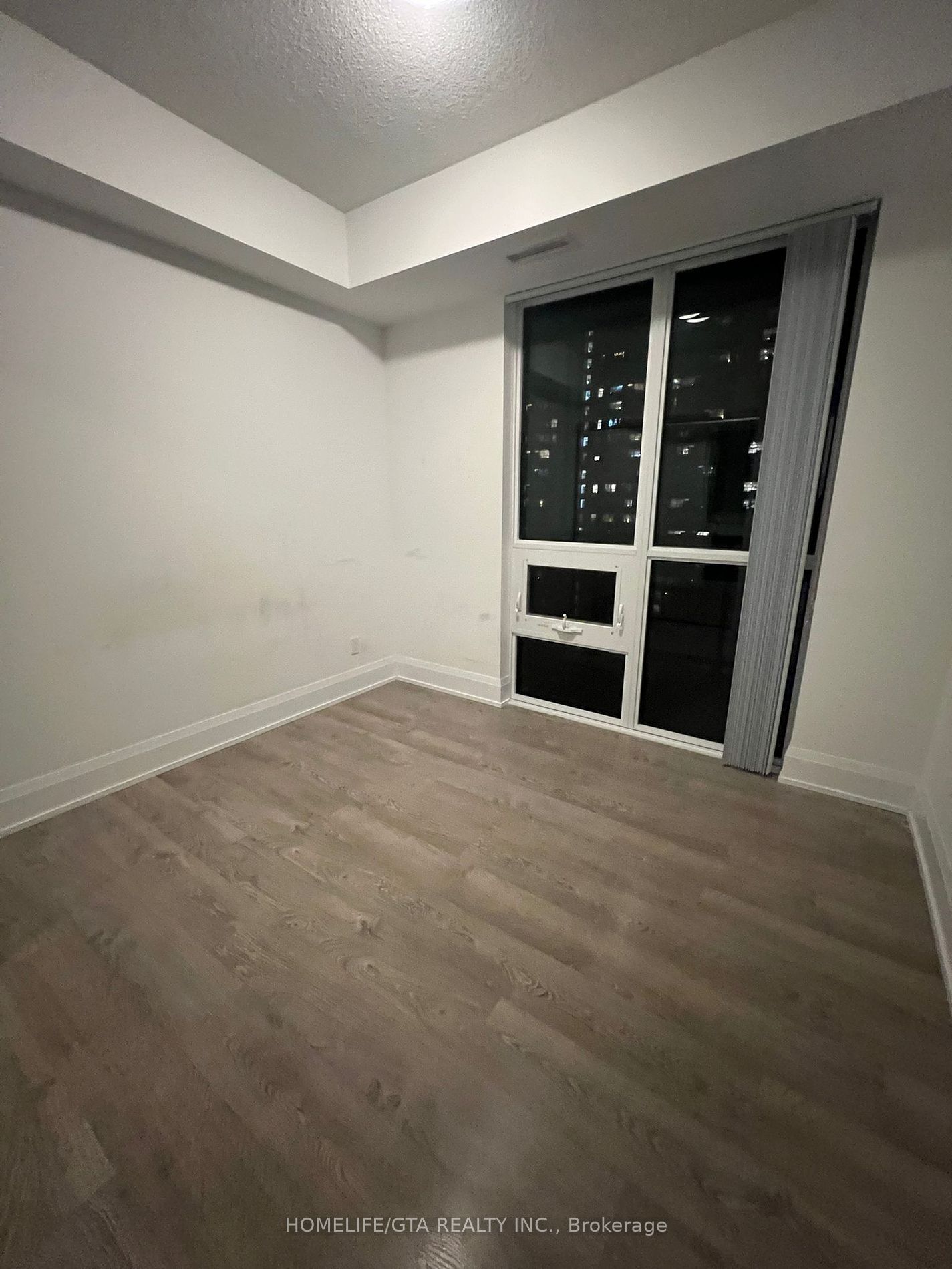 101 Erskine Ave, unit 902 for rent